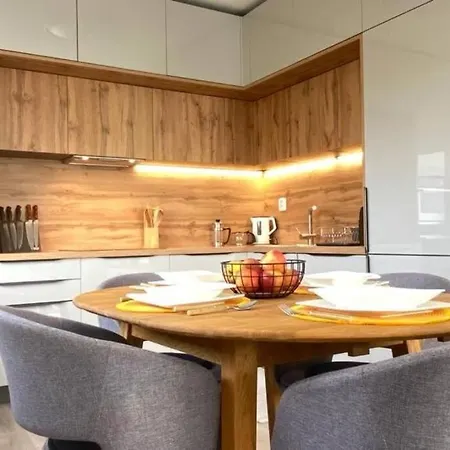 Novy Byt S Parkovanim Na Dosah Tatram. Appartement